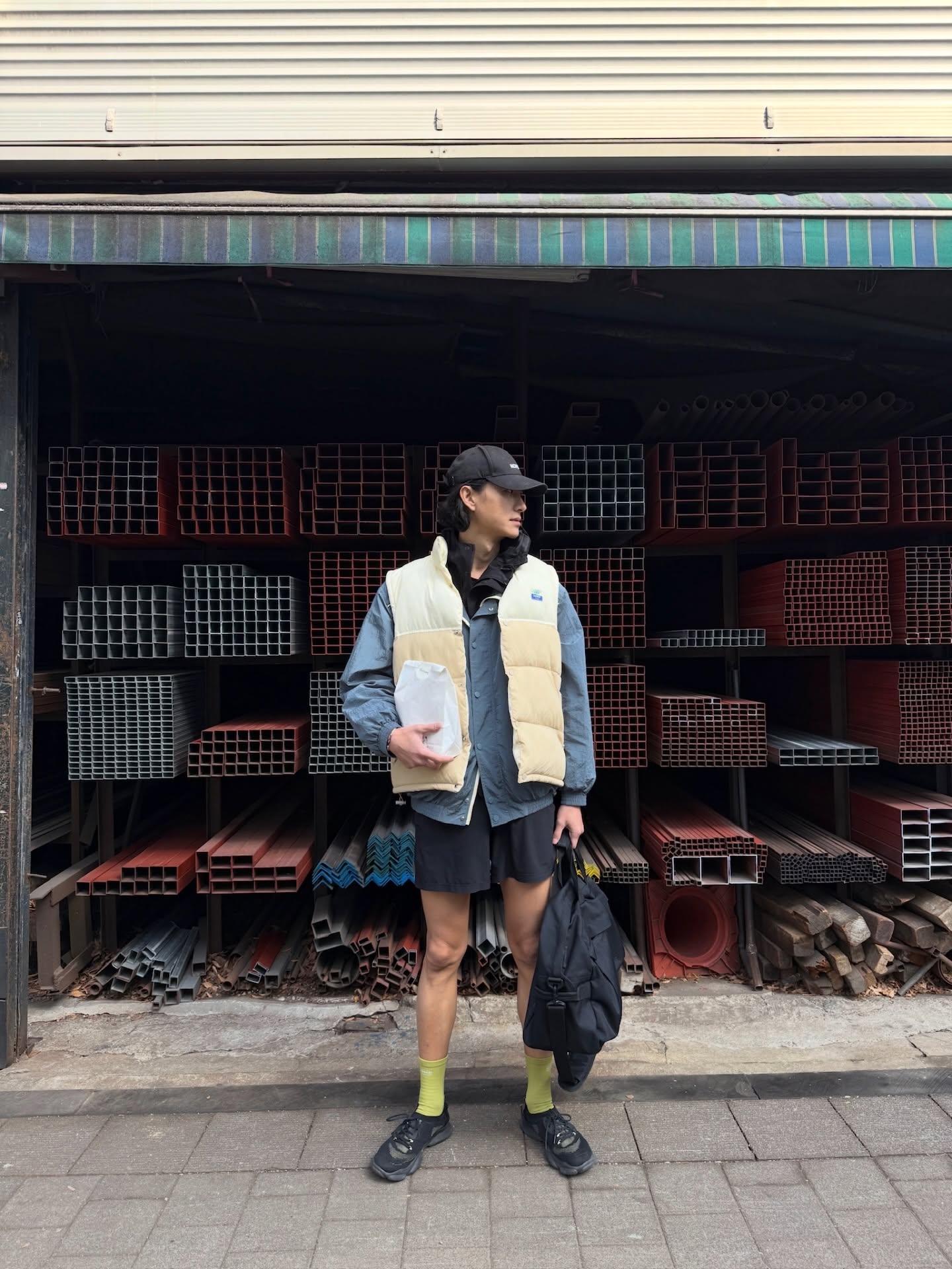"&Ocirc;ng ch&uacute; văn ph&ograve;ng&rdquo; nặng 90kg lột x&aacute;c th&agrave;nh model mở m&agrave;n cho Louis Vuitton khiến hơn 4 triệu người phải nể- Ảnh 17.