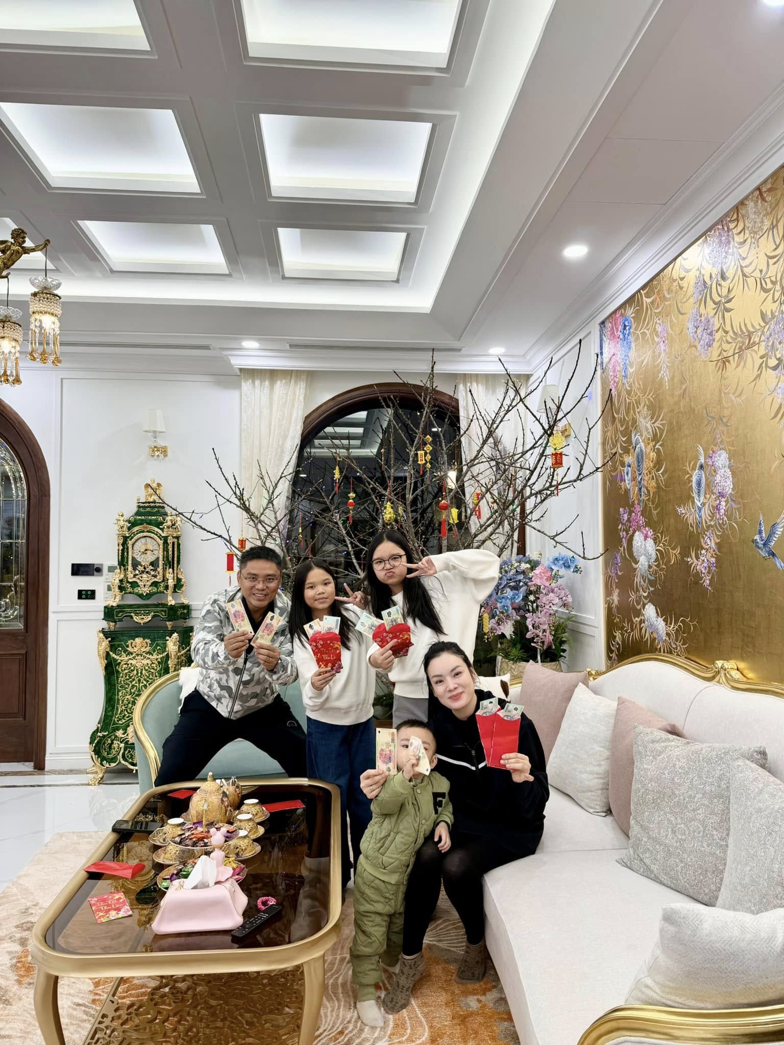 Nữ NSƯT, trưởng khoa thanh nhạc t&aacute;i h&ocirc;n với 1 viện trưởng, sở hữu biệt thự 10 ph&ograve;ng ngủ, sống đơn giản- Ảnh 6.