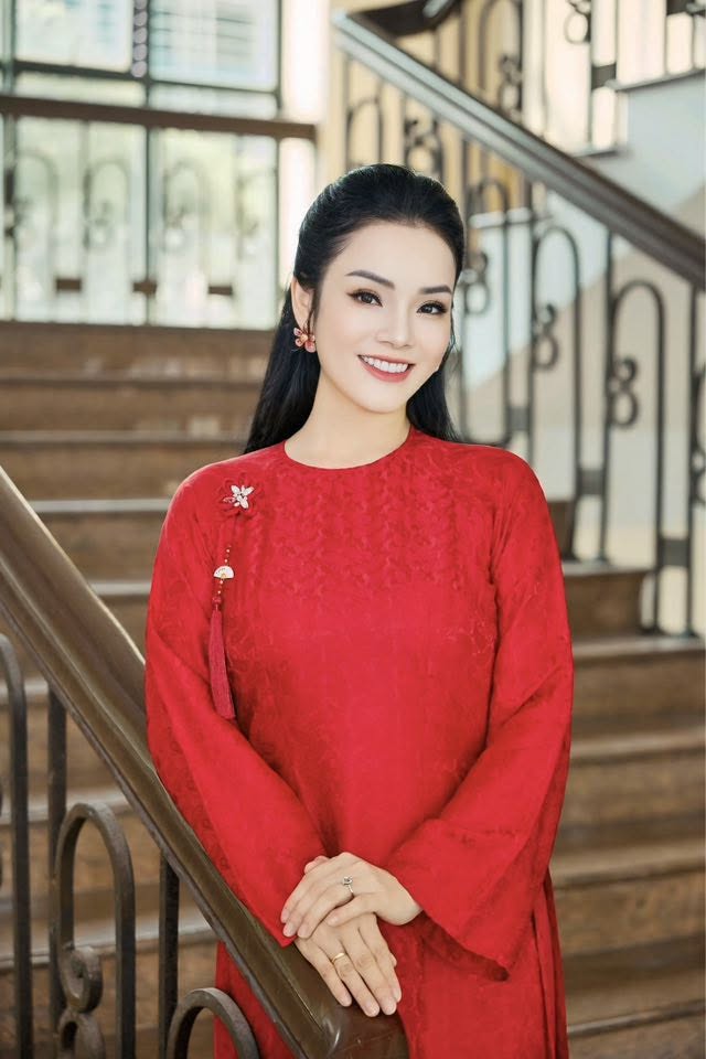 Nữ NSƯT, trưởng khoa thanh nhạc t&aacute;i h&ocirc;n với 1 viện trưởng, sở hữu biệt thự 10 ph&ograve;ng ngủ, sống đơn giản- Ảnh 1.