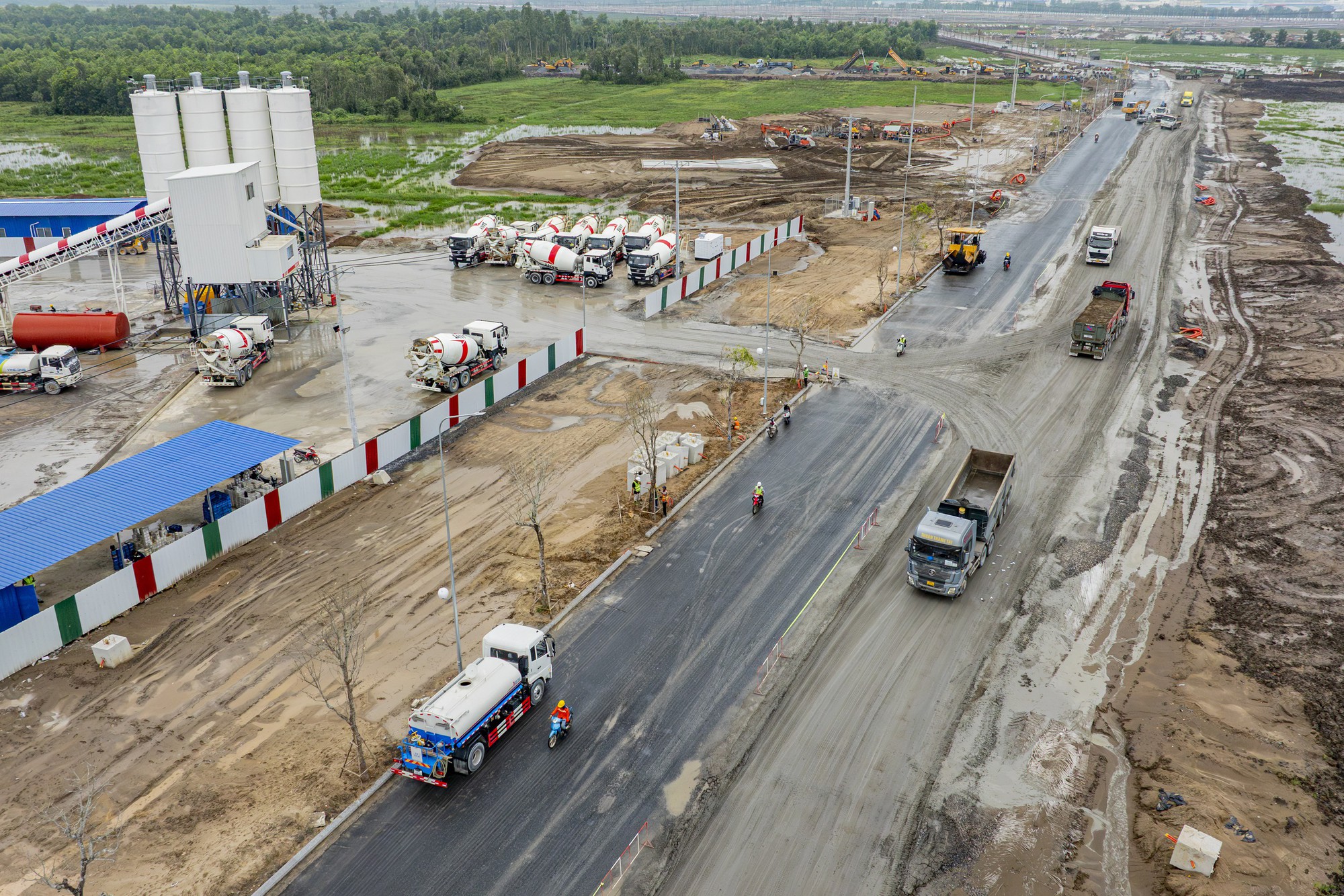 Vingroup đầu tư hơn 2,3 tỷ USD, mảnh đất 'đắp chiếu' h&agrave;ng thập kỷ lập tức g&acirc;y ch&uacute; &yacute;...tương lai sẽ l&agrave; chỗ ở cho 60.000 sinh vi&ecirc;n v&agrave; giảng vi&ecirc;n- Ảnh 7.