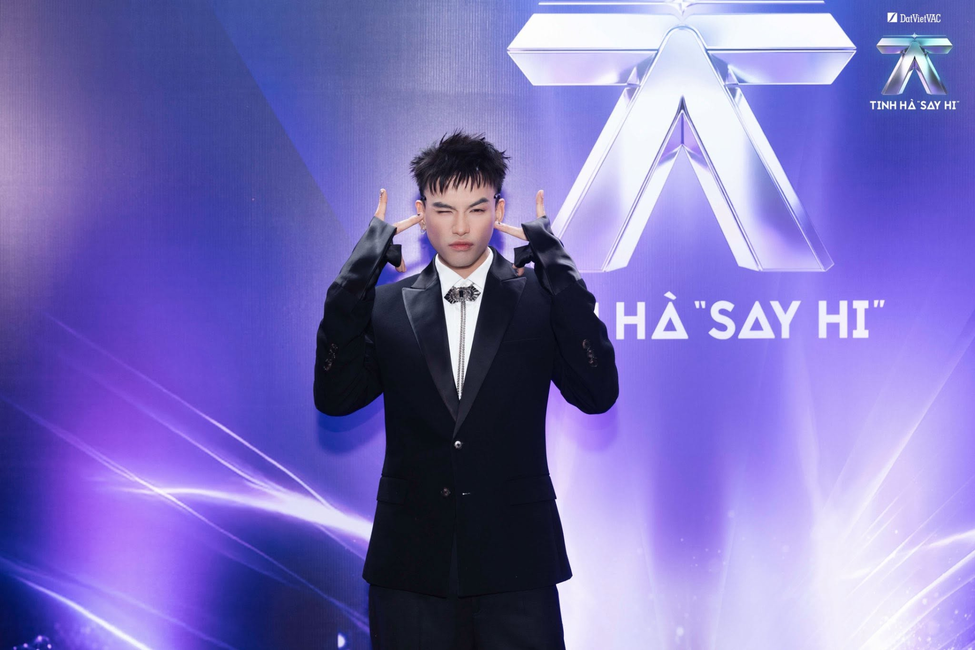 Việt Nam c&oacute; ca sĩ l&agrave; "con nh&agrave; n&ograve;i" ẩn m&igrave;nh gần 10 năm, vừa debut đ&atilde; được b&aacute;o quốc tế khen ngợi- Ảnh 1.