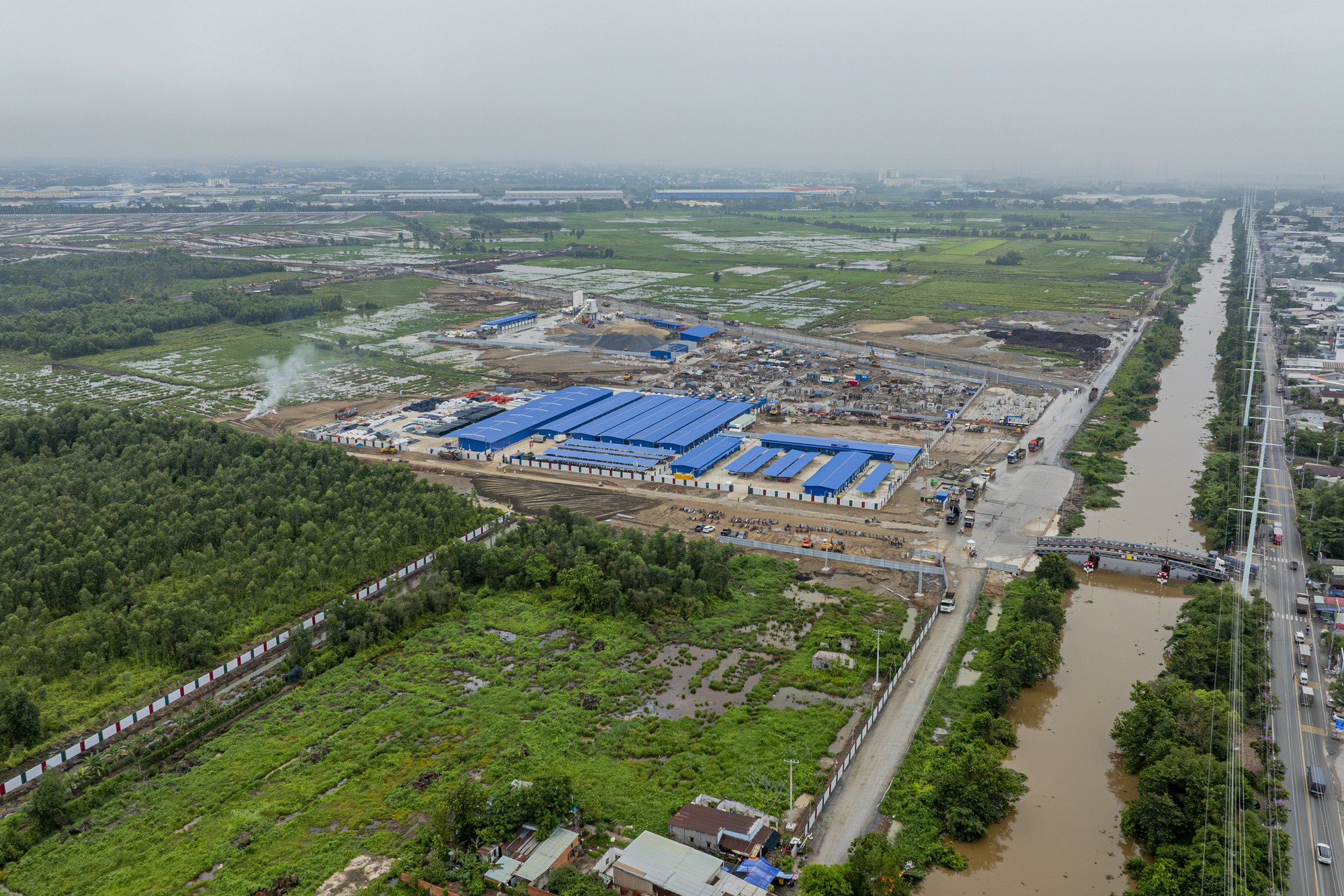 Vingroup đầu tư hơn 2,3 tỷ USD, mảnh đất 'đắp chiếu' h&agrave;ng thập kỷ lập tức g&acirc;y ch&uacute; &yacute;...tương lai sẽ l&agrave; chỗ ở cho 60.000 sinh vi&ecirc;n v&agrave; giảng vi&ecirc;n- Ảnh 10.