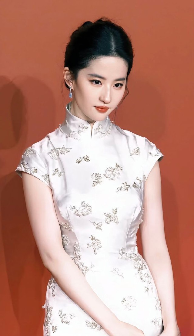 H&igrave;nh ảnh 16 năm trước của Lưu Diệc Phi hot lại nhờ đặc quyền kh&ocirc;ng phải ai cũng c&oacute;- Ảnh 8.