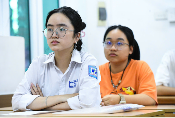 Trường đại học H&agrave; Nội loại bỏ hồ sơ th&iacute; sinh c&oacute; IELTS nhưng bỏ thi tốt nghiệp tiếng Anh - Ảnh 1.