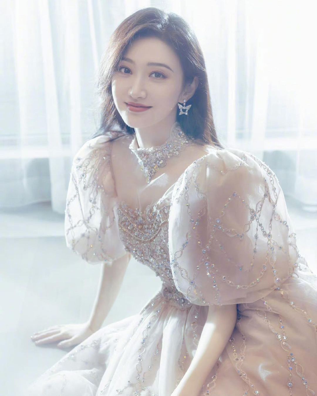 Clip sốc của ngọc nữ showbiz lộ hợp đồng mang thai hộ cho đại gia, bị đ&agrave;ng trai r&aacute;o riết đ&ograve;i h&agrave;ng trăm tỷ- Ảnh 8.