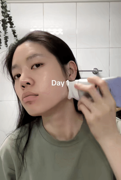 51 tuổi vẫn giữ l&agrave;n da căng mịn nhờ tu&yacute;p retinol "2in1": Trẻ h&oacute;a da kết hợp massage cải thiện độ ăn chắc- Ảnh 16.