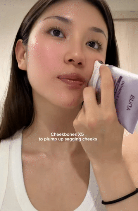 51 tuổi vẫn giữ l&agrave;n da căng mịn nhờ tu&yacute;p retinol "2in1": Trẻ h&oacute;a da kết hợp massage cải thiện độ ăn chắc- Ảnh 6.