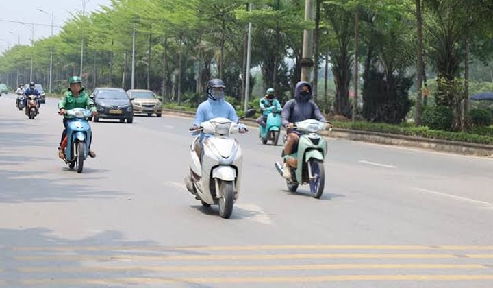 Dự b&aacute;o thời tiết H&agrave; Nội h&ocirc;m nay 18/7: Ng&agrave;y nắng 35℃, chiều tối mưa d&ocirc;ng- Ảnh 1.