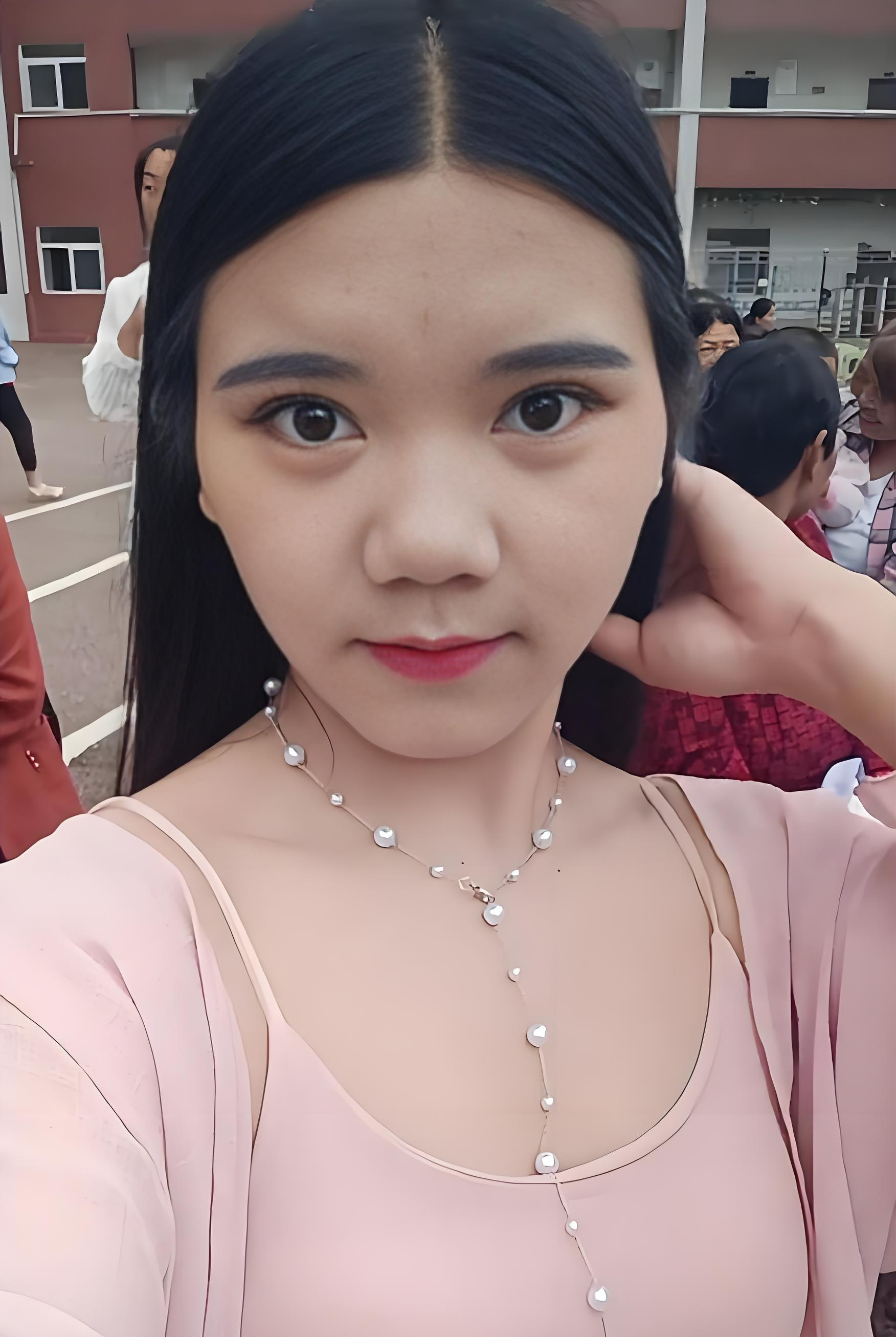 Chỉ v&igrave; 8 video "l&ecirc;n đồ" đi họp phụ huynh, một b&agrave; mẹ trẻ bị b&agrave;n t&aacute;n khắp mạng x&atilde; hội - Ảnh 3.