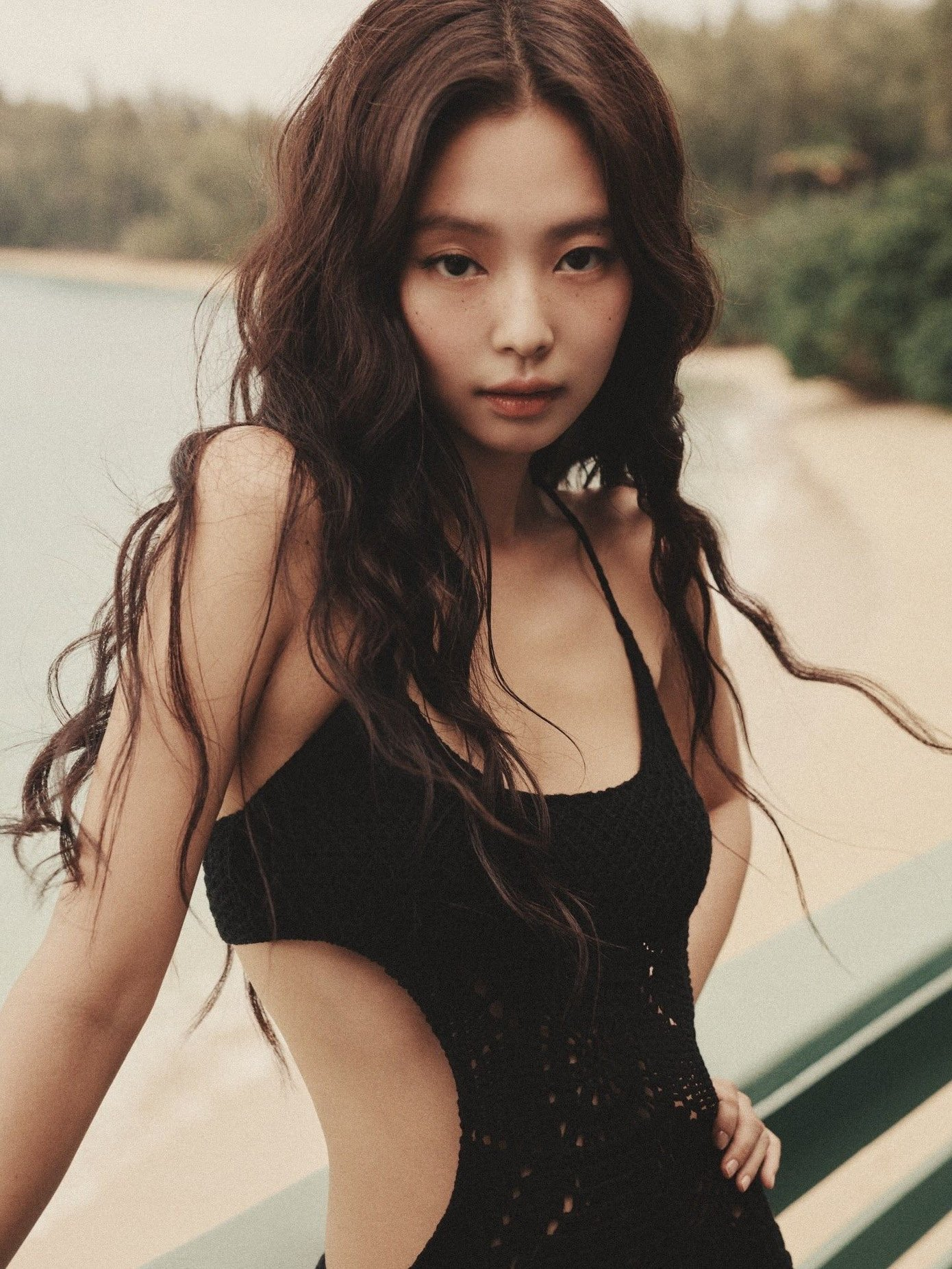Đánh úp lúc nửa đêm: Jennie (BLACKPINK) tự đăng ảnh tình tứ với trai lạ- Ảnh 4.