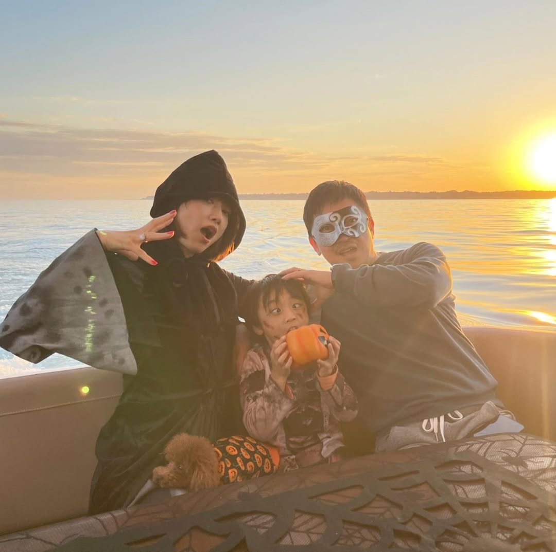Ngọc nữ showbiz ly h&ocirc;n đại gia sau 10 năm cưới: &ldquo;Hơn 2 giờ s&aacute;ng t&ocirc;i đ&atilde; phải thức dậy để tr&ocirc;ng con&rdquo;- Ảnh 6.