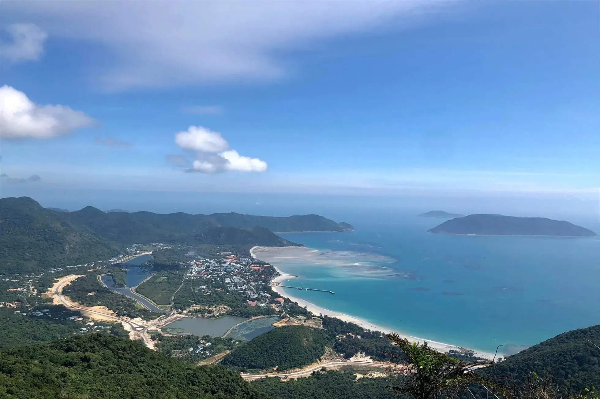 Kh&ocirc;ng phải Ph&uacute; Quốc, đ&acirc;y l&agrave; đảo Việt Nam lọt v&agrave;o danh s&aacute;ch "biệt lập tr&ecirc;n thế giới": Rộng chỉ hơn 50km2 - Ảnh 1.