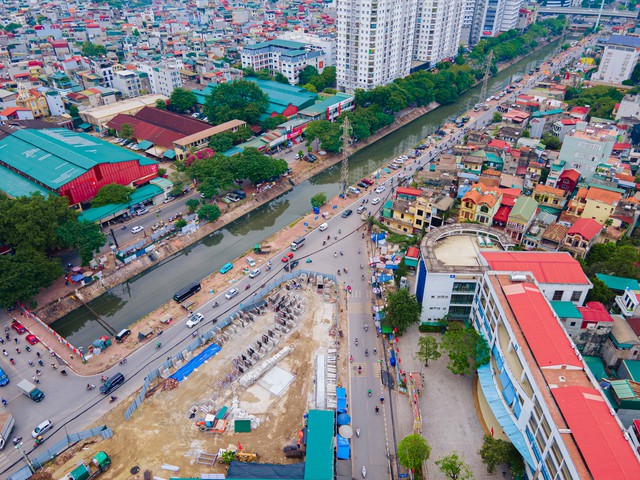 Cảnh tượng tr&ecirc;n đường phố Việt Nam khiến kh&aacute;ch Mỹ bất ngờ, thốt l&ecirc;n: Kh&ocirc;ng tin v&agrave;o mắt m&igrave;nh- Ảnh 3.