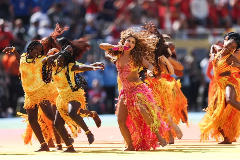 Lật tẩy nhan sắc "phi l&yacute;" của Shakira - Madonna ở chung kết World Cup- Ảnh 4.