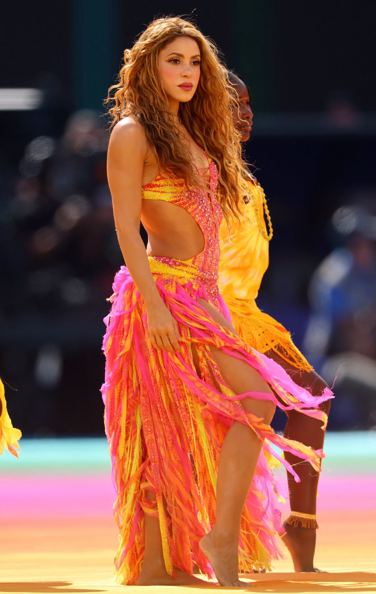 Lật tẩy nhan sắc "phi l&yacute;" của Shakira - Madonna ở chung kết World Cup- Ảnh 3.
