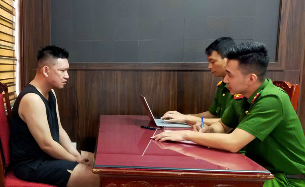 C&ocirc;ng an bắt Nguyễn Sơn T&ugrave;ng v&agrave; Nguyễn Thế Tuấn Anh li&ecirc;n quan c&aacute;c giao dịch h&agrave;ng trăm triệu đồng/ng&agrave;y- Ảnh 2.