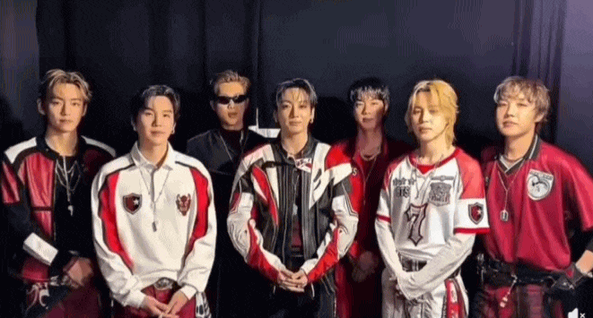 11 ph&uacute;t đi&ecirc;n rồ của half-time show World Cup: Madonna mang Ronaldo trở lại, Justin Bieber h&aacute;t qu&aacute; hay, BTS - Shakira "nổ lớn"! - Ảnh 16.