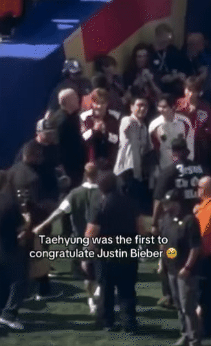 BTS - Justin Bieber chen ch&uacute;c tr&ecirc;n s&acirc;n khấu World Cup, Jung Kook kiến tạo khung h&igrave;nh m&ecirc; người thỏa l&ograve;ng fanboy- Ảnh 4.