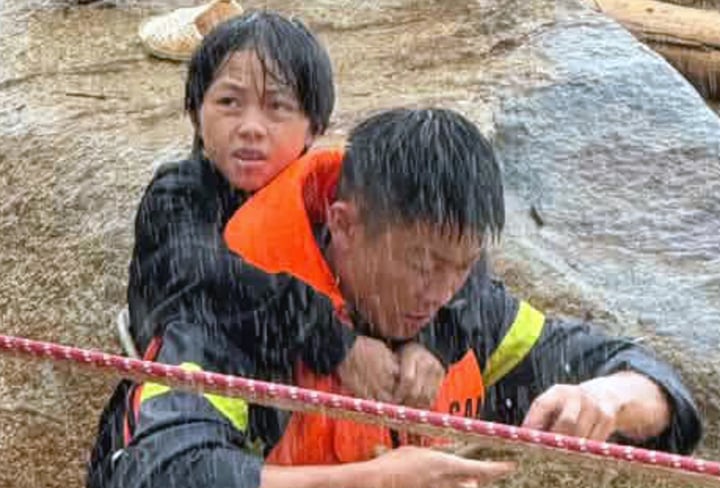 Dự b&aacute;o thời tiết 19/7: Miền Bắc mưa lớn ở v&ugrave;ng n&uacute;i, đồng bằng nắng n&oacute;ng cục bộ- Ảnh 1.