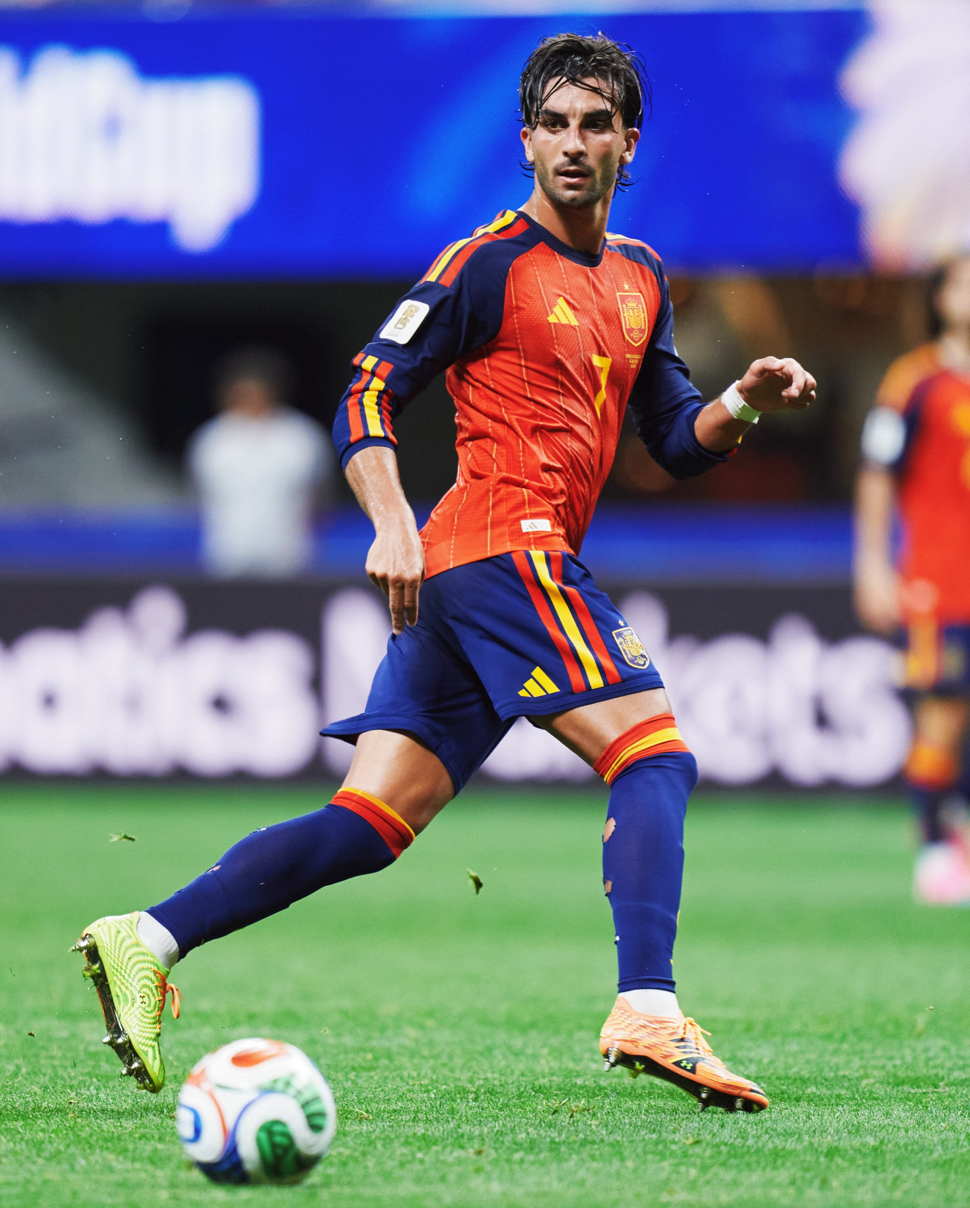 Ferran Torres - cầu thủ vượt Messi, Lamine Yamal: Lận đận t&igrave;nh duy&ecirc;n, chia tay bạn g&aacute;i khi đang đ&aacute; World Cup- Ảnh 1.