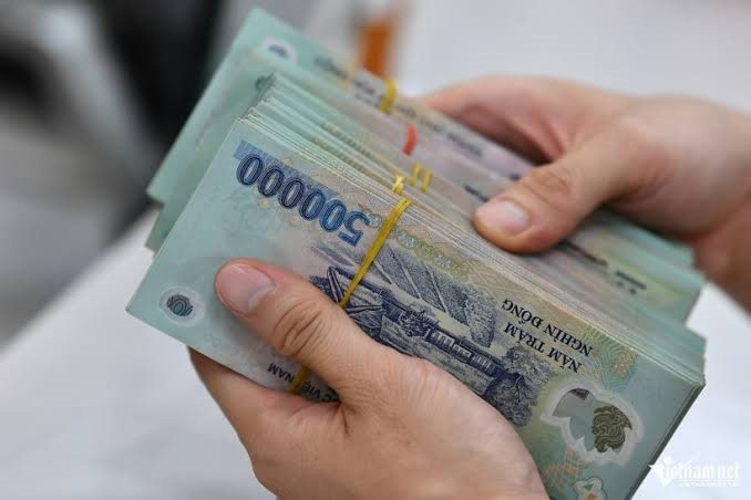 Giao dịch gửi 20.000.000 đồng th&agrave;nh c&ocirc;ng, Qu&aacute;ch Văn H&ugrave;ng SN 1987 ngay lập tức b&aacute;o c&ocirc;ng an- Ảnh 1.