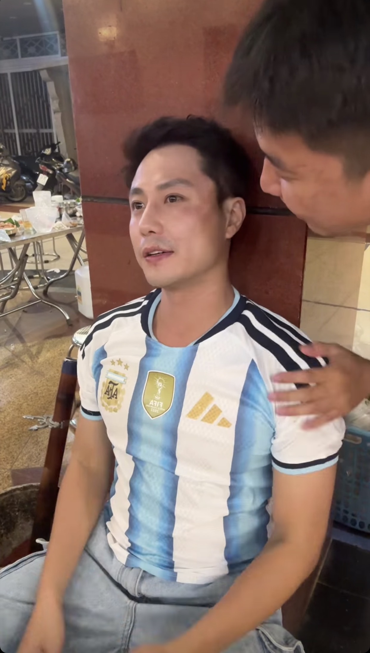 HIEUTHUHAI bắt cận cảnh Messi thất thần sau trận thua, Mỹ T&acirc;m chỉ n&oacute;i 1 c&acirc;u về huyền thoại Argentina- Ảnh 6.