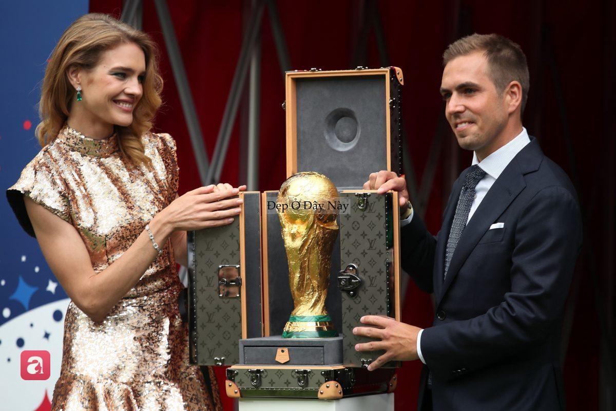 Chiếc vali xuất hiện 30 gi&acirc;y tại World Cup nhưng gi&uacute;p Louis Vuitton thắng lớn suốt 15 năm- Ảnh 7.