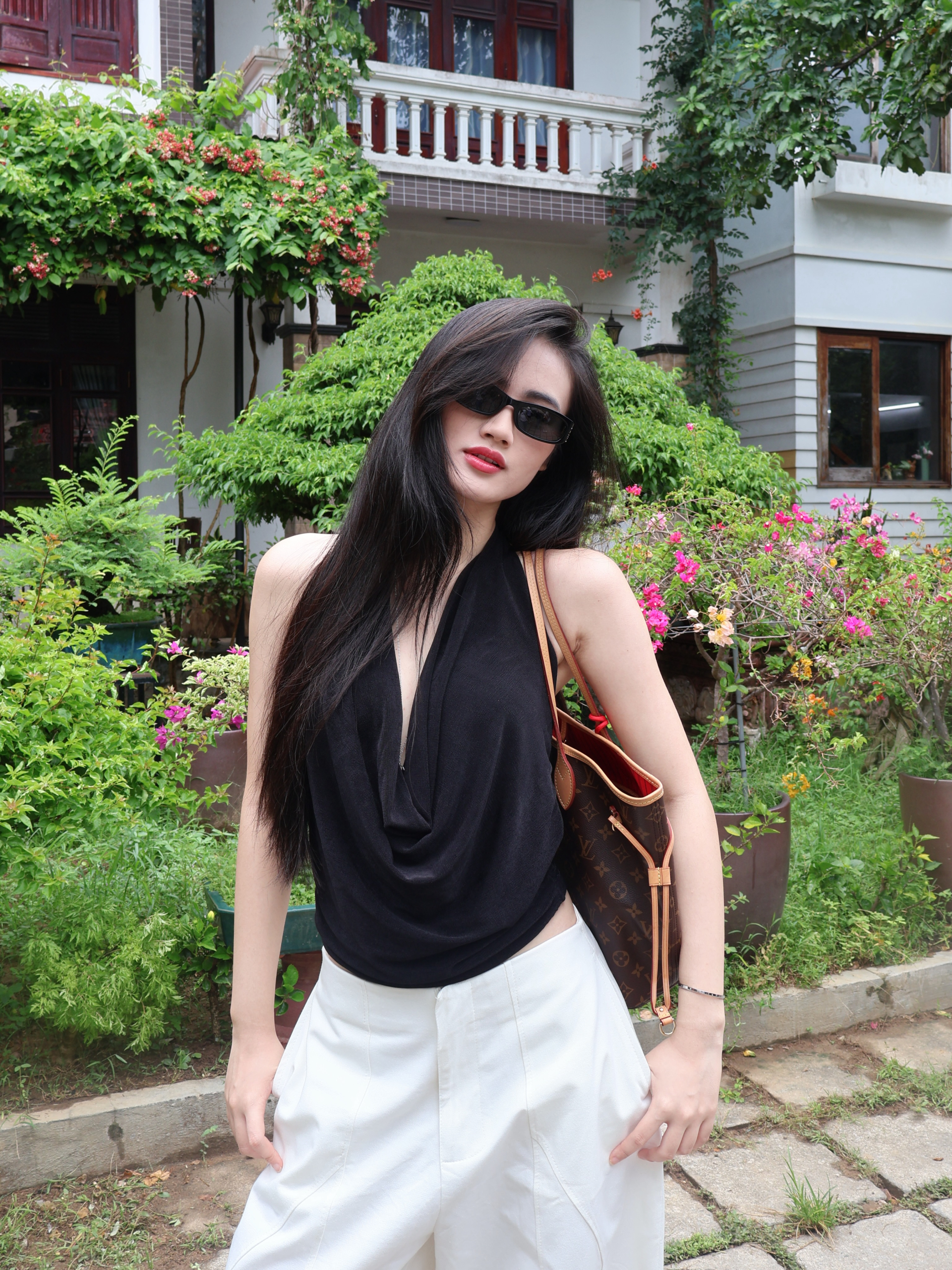 Mỹ nữ mặt xinh d&aacute;ng đẹp, diện đồ cơ bản m&agrave; kh&iacute; chất ng&uacute;t ng&agrave;n: Nh&igrave;n l&agrave; muốn thả tim ầm ầm- Ảnh 4.