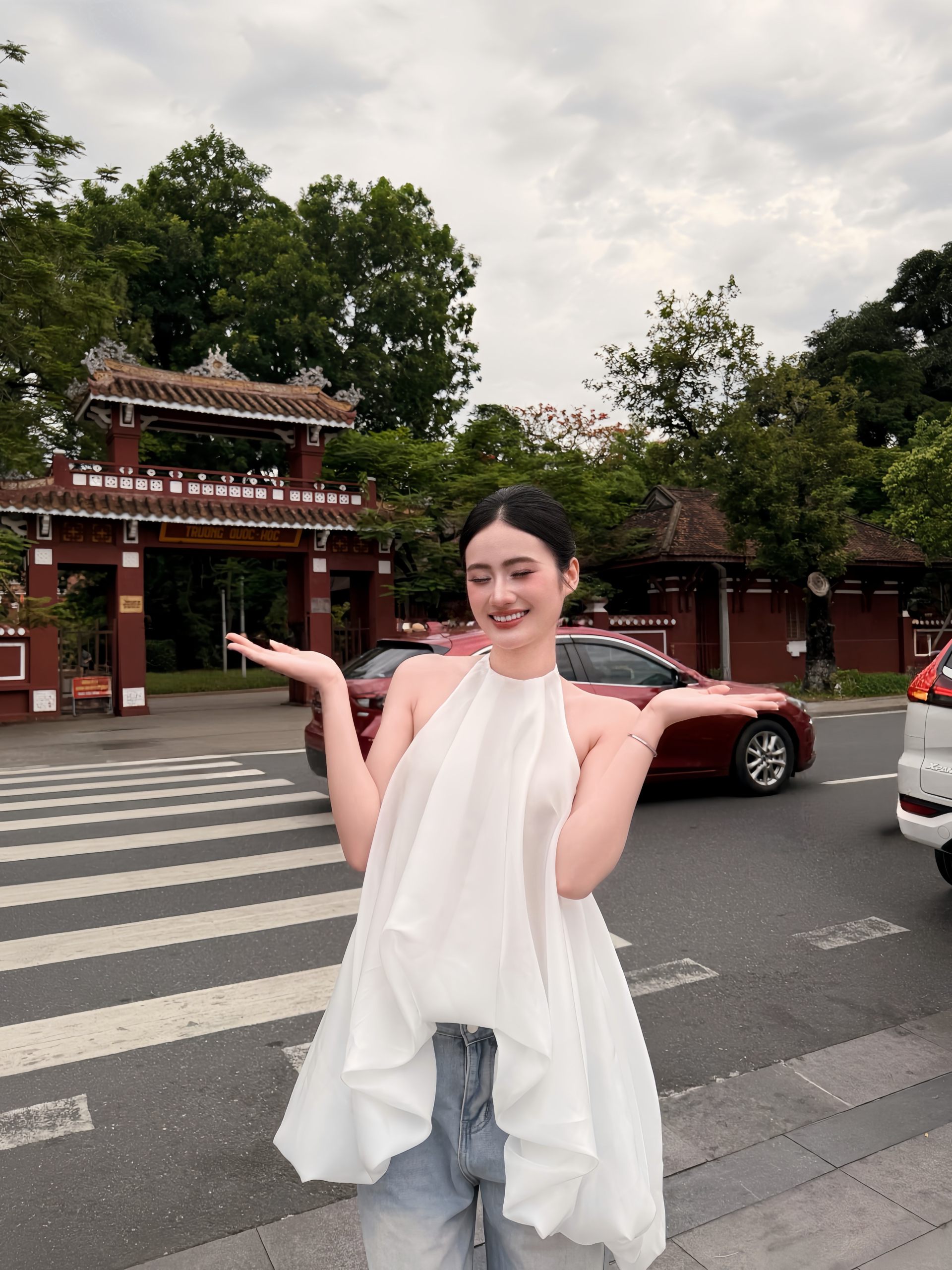 Mỹ nữ mặt xinh d&aacute;ng đẹp, diện đồ cơ bản m&agrave; kh&iacute; chất ng&uacute;t ng&agrave;n: Nh&igrave;n l&agrave; muốn thả tim ầm ầm- Ảnh 3.