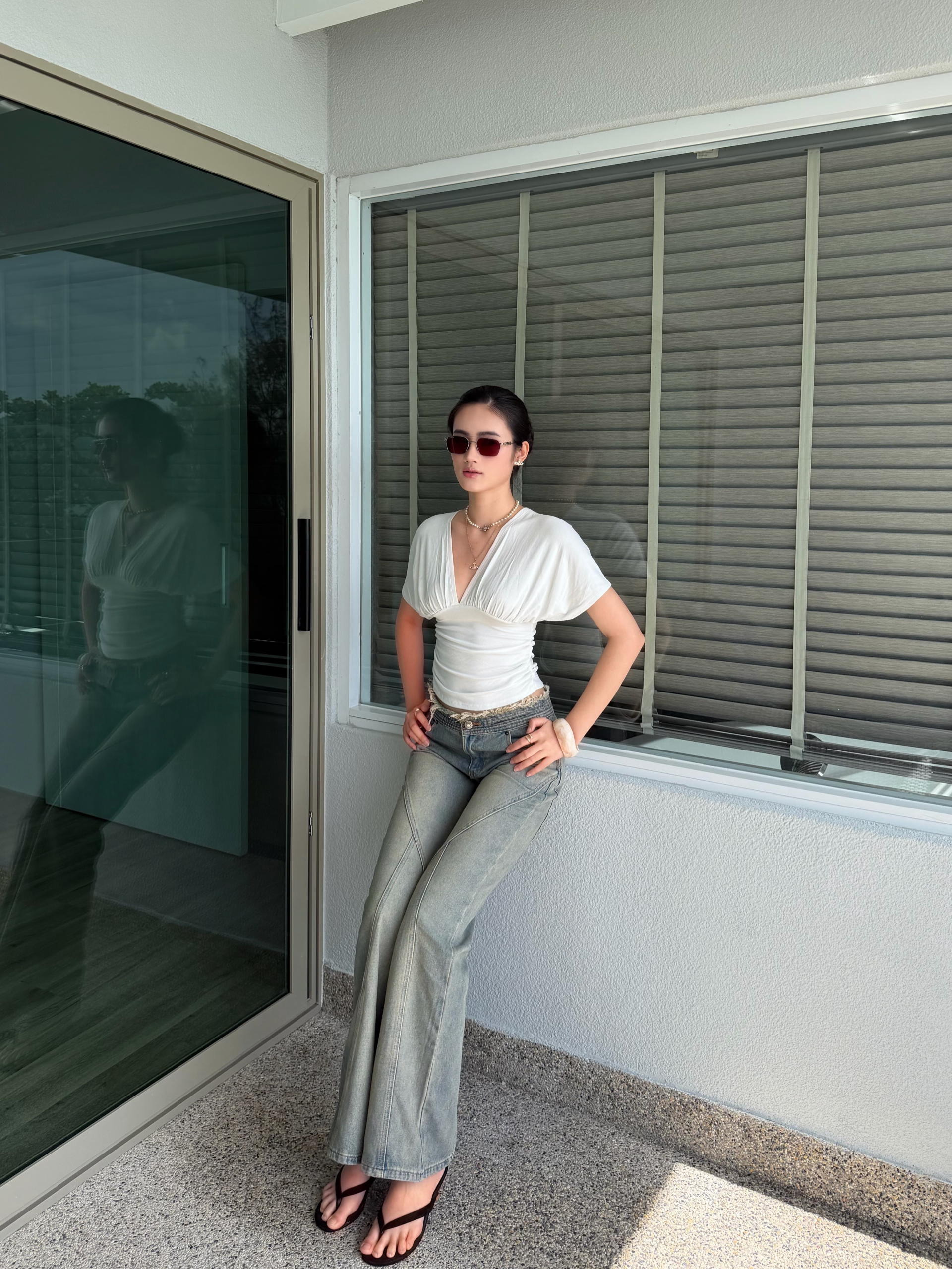 Mỹ nữ mặt xinh d&aacute;ng đẹp, diện đồ cơ bản m&agrave; kh&iacute; chất ng&uacute;t ng&agrave;n: Nh&igrave;n l&agrave; muốn thả tim ầm ầm- Ảnh 1.