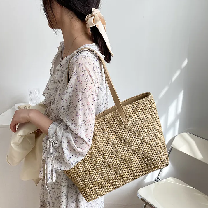 Chiếc t&uacute;i "quốc d&acirc;n" của m&ugrave;a h&egrave;: Mang đi l&agrave;m hay đi chơi đều đẹp như n&agrave;ng thơ- Ảnh 11.