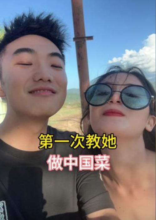 Bố đơn th&acirc;n 2 con được c&ocirc; g&aacute;i L&agrave;o xinh như Hoa hậu theo đuổi, vừa về ra mắt đ&atilde; được bố mẹ vợ tương lai ưng &yacute;- Ảnh 1.