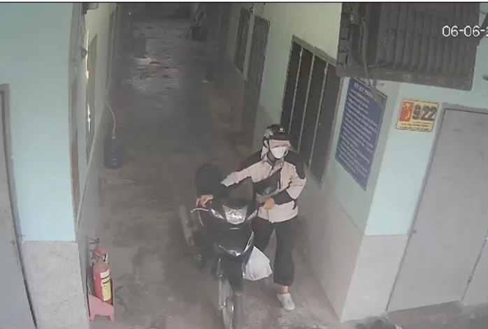 Bàn giao bộ xương của nam MC ở khu vực Đại học Quốc gia TP.HCM cho gia đình để lo hậu sự- Ảnh 1.