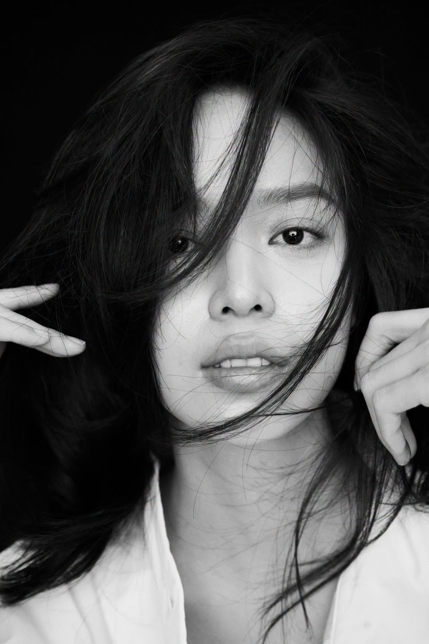 Thanh Thủy kh&oacute;c v&agrave;i gi&acirc;y, cả Kim Ji Won lẫn Kim Tae Hee được gọi t&ecirc;n- Ảnh 4.