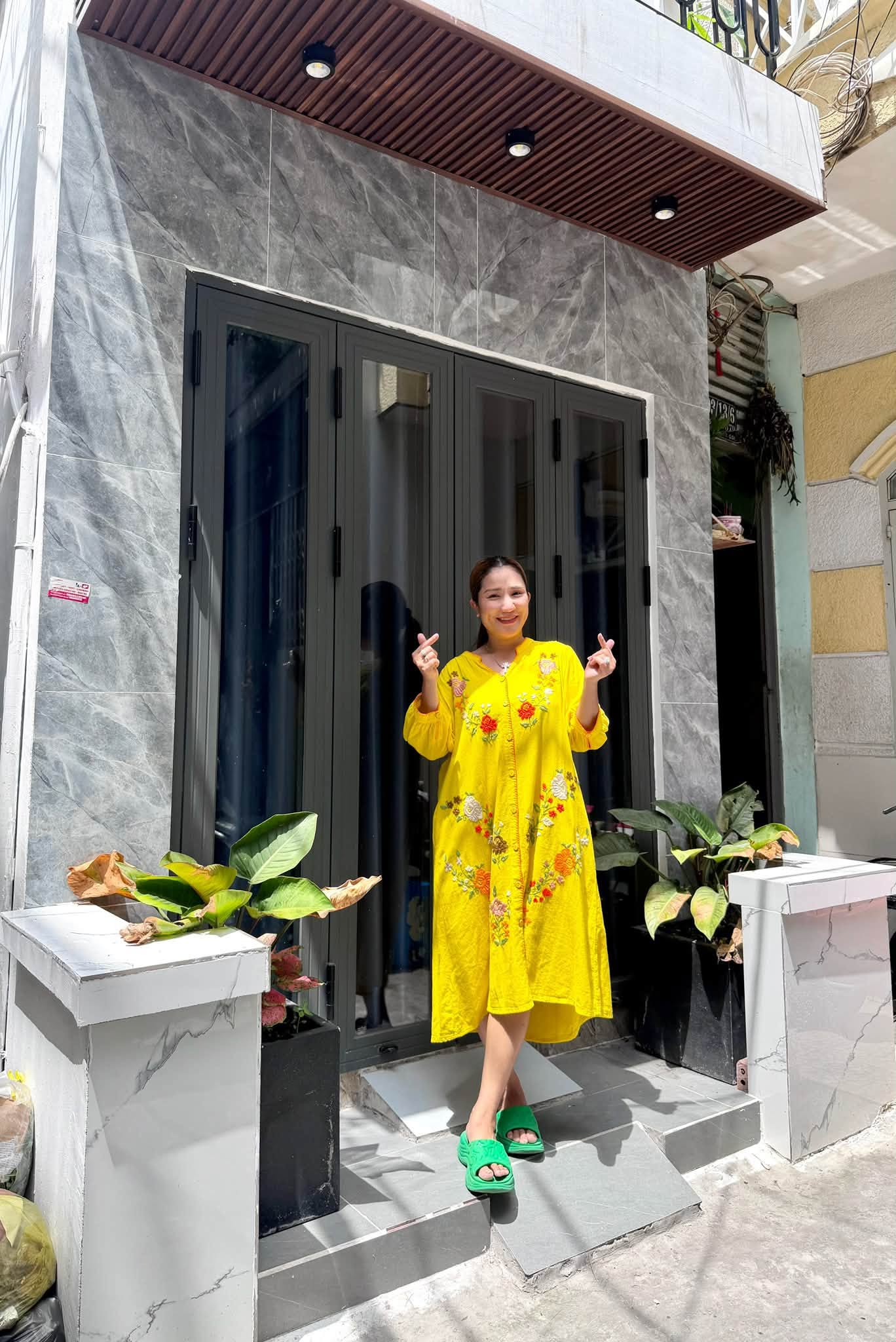 Nữ NSƯT đ&igrave;nh đ&aacute;m li&ecirc;n tục rao b&aacute;n nh&agrave; ở TP.HCM - Ảnh 2.