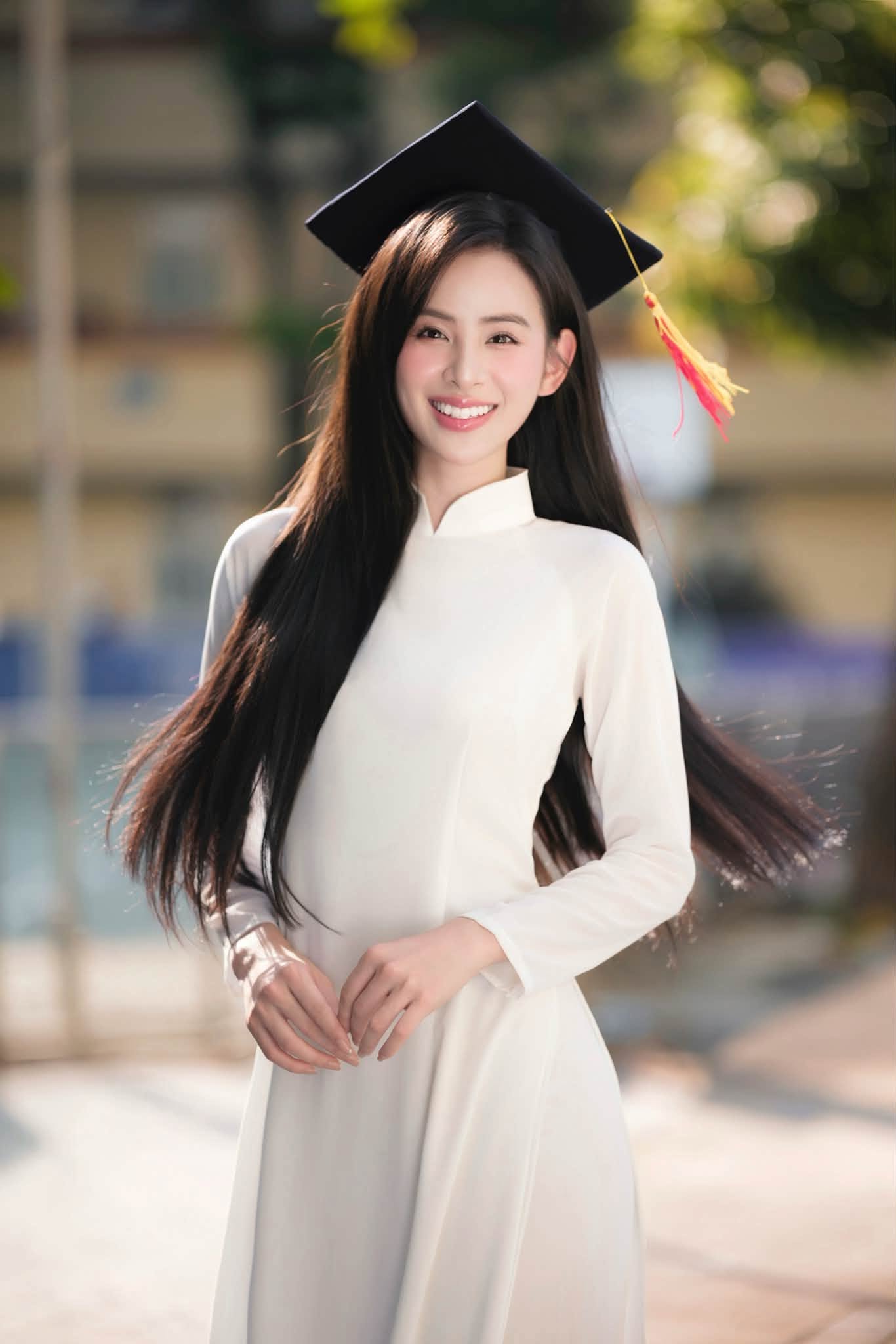 Mỹ nh&acirc;n sinh năm 2002 th&ocirc;ng b&aacute;o tốt nghiệp đại học sau nửa năm l&agrave;m d&acirc;u nh&agrave; cựu Chủ tịch tập đo&agrave;n- Ảnh 2.