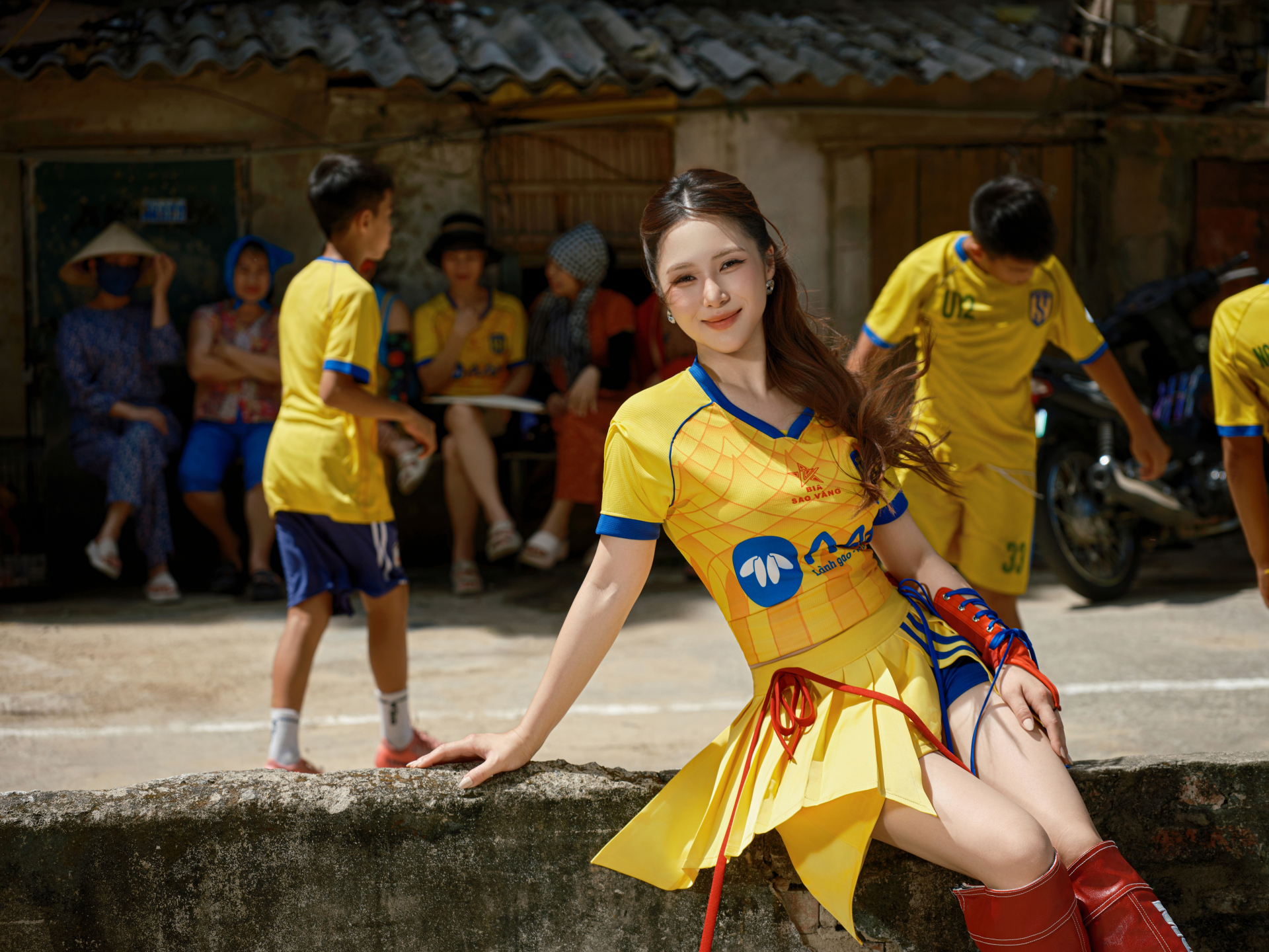Hương Tr&agrave;m lặp lại c&ocirc;ng thức Ho&agrave;ng Thuỳ Linh - Ho&agrave; Minzy, nhưng chưa đủ &ldquo;wow&rdquo;- Ảnh 8.