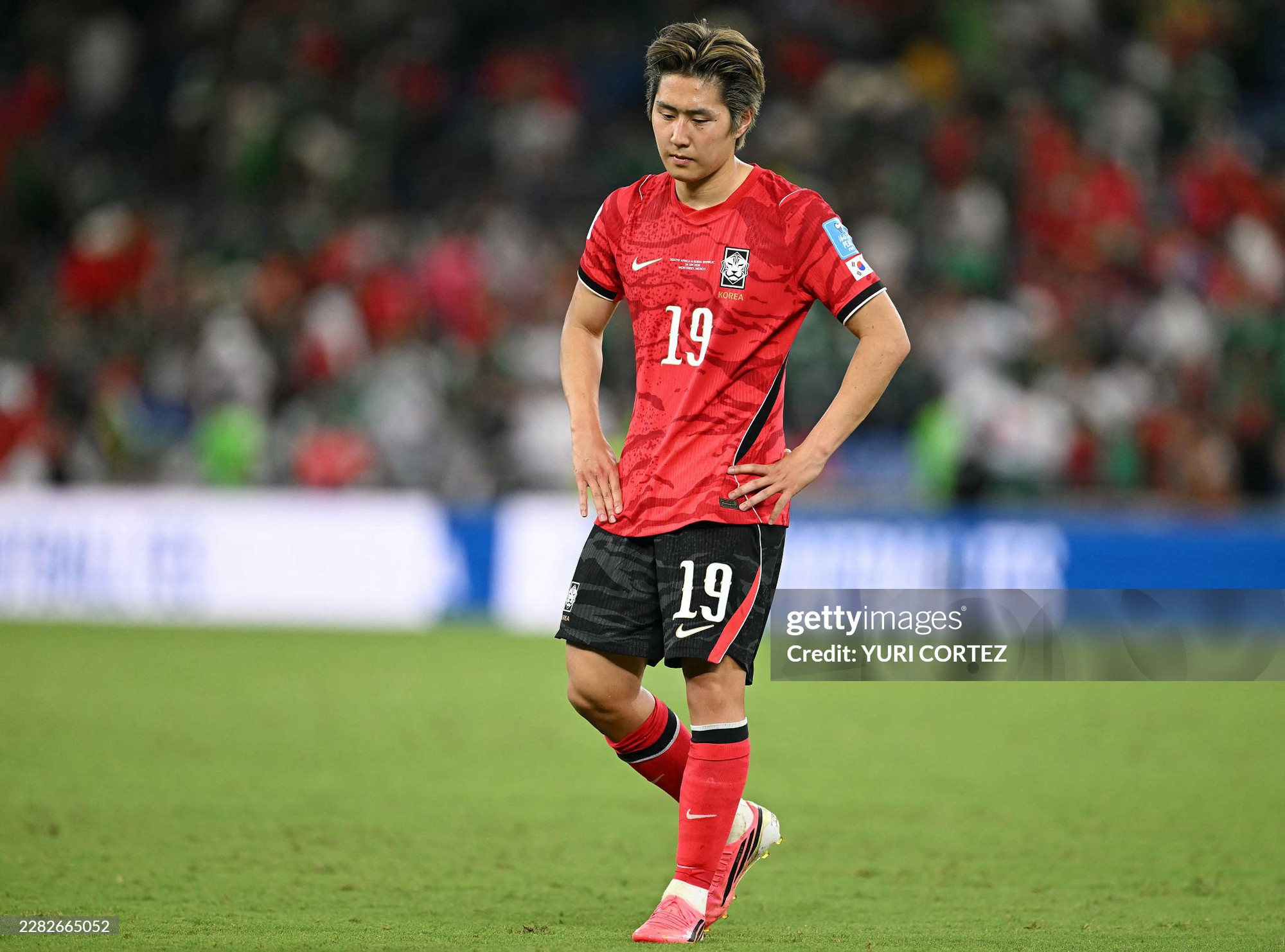 Lee Kang-in nhận cú sốc bất ngờ sau thất bại ở World Cup 2026, "bay màu" trên trang của PSG- Ảnh 2.