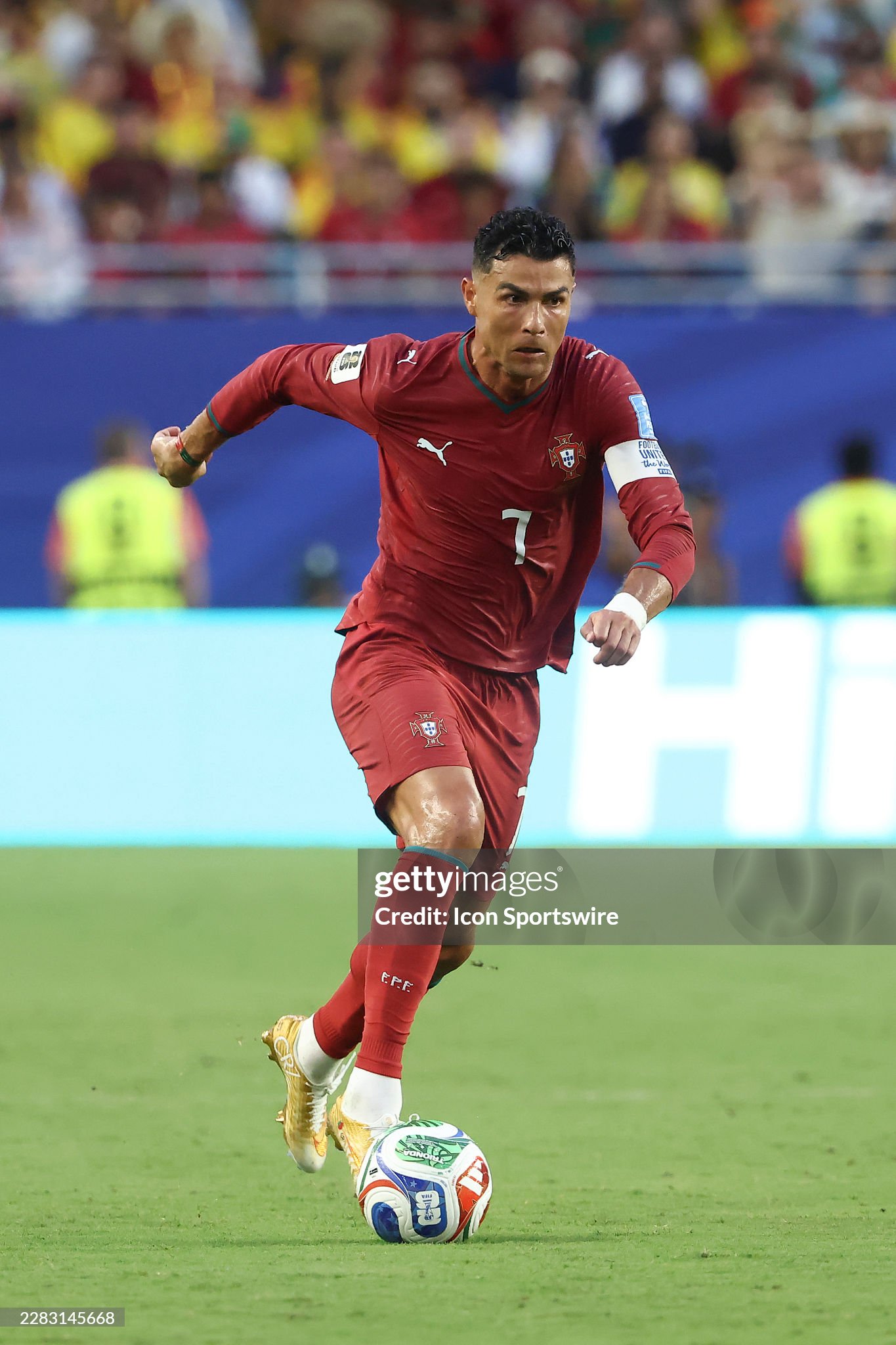 Bóng đá có thể sẽ không bao giờ chứng kiến thêm một cuộc cạnh tranh vĩ đại nào như Messi và Ronaldo- Ảnh 3.