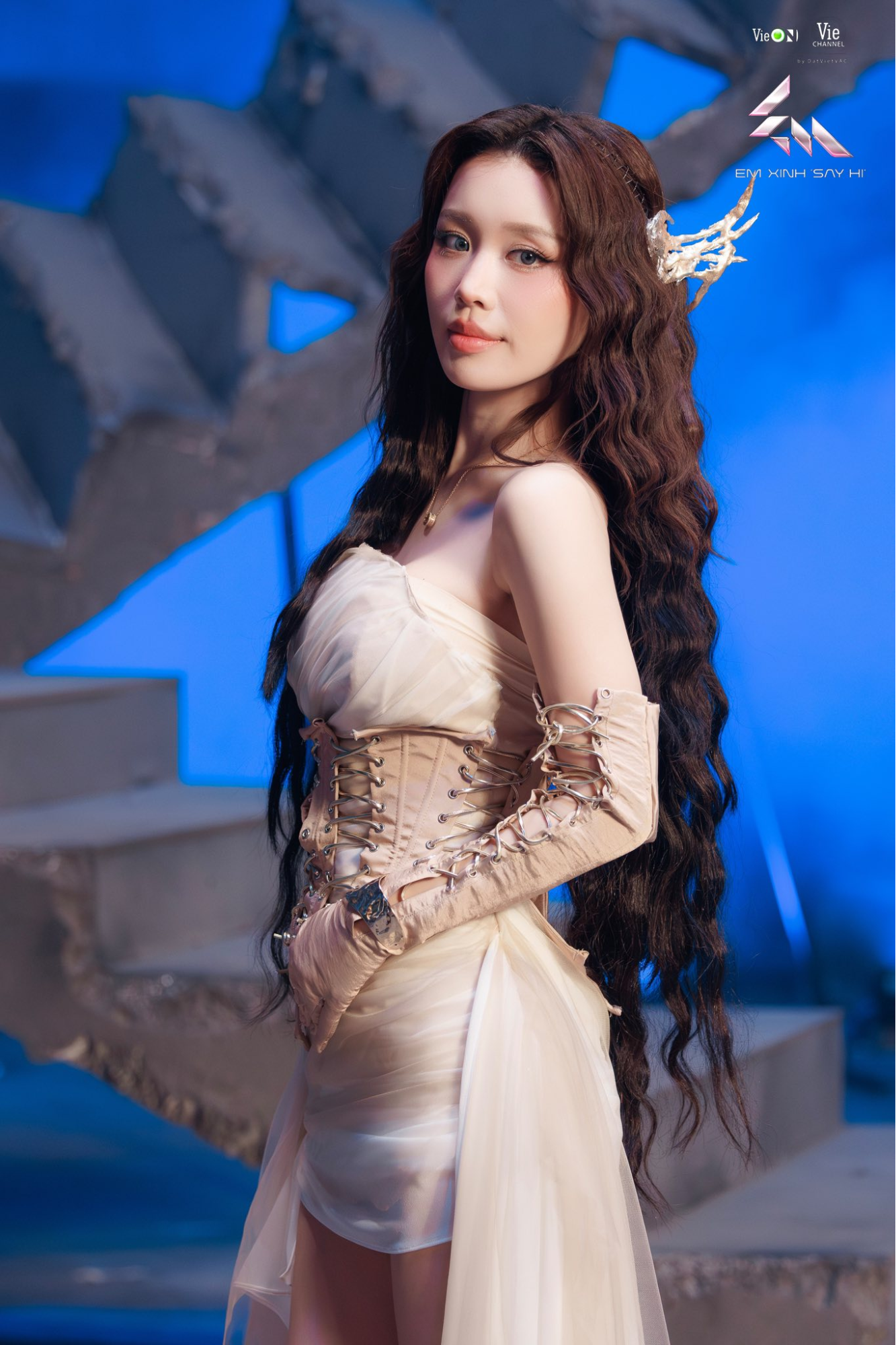 Ca sĩ Việt vừa lọt đề cử đẹp nhất thế giới: Được Jung Kook "để &yacute;", chung giải với G-Dragon - BLACKPINK nhưng m&atilde;i chưa đổi vận- Ảnh 5.
