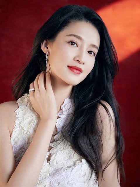 Lộ diện mỹ nh&acirc;n l&agrave; Nữ thần Kim Ưng 2026: Đ&oacute;a bạch tr&agrave; đẹp nhất vườn hoa, visual chả k&eacute;m Lưu Diệc Phi- Ảnh 6.