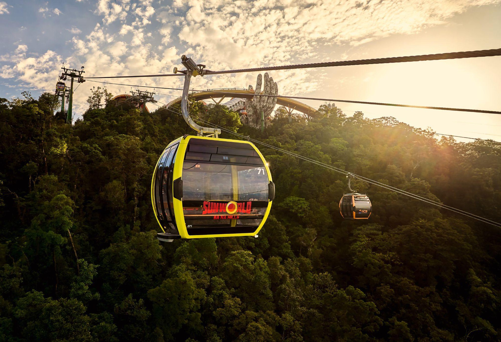Tấm vé cáp treo Ba Na Hills “quyền năng” như thế nào? - Ảnh 1.