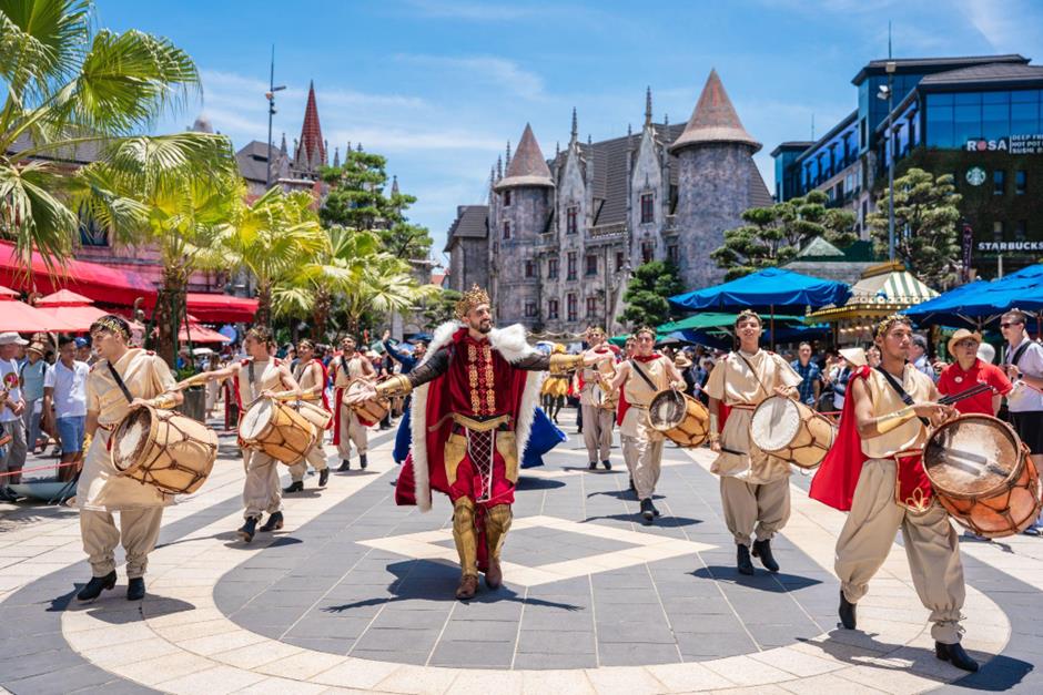 Tấm vé cáp treo Ba Na Hills “quyền năng” như thế nào? - Ảnh 3.