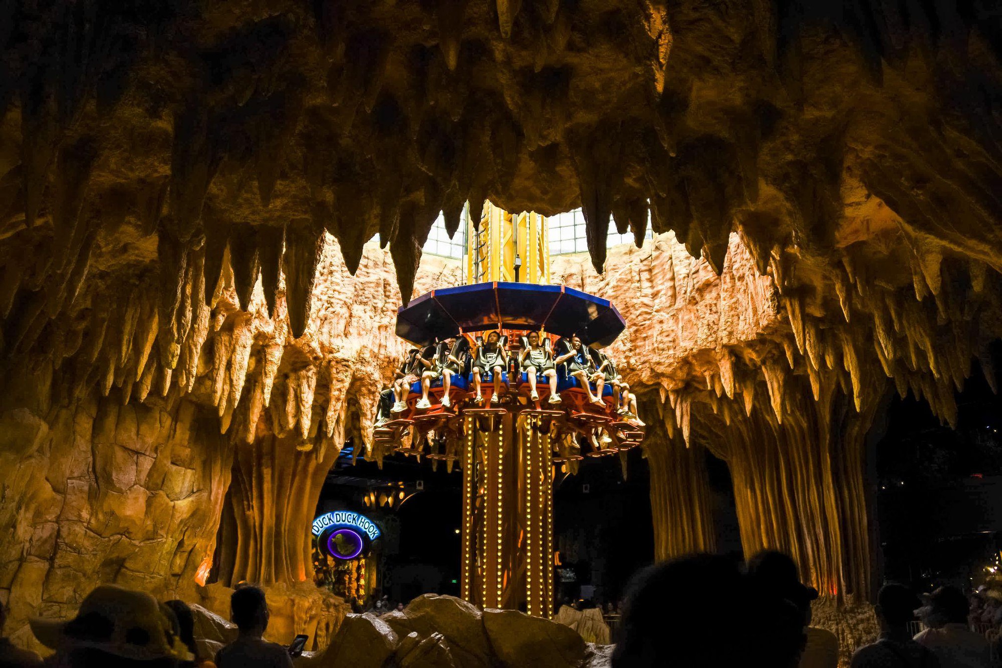 Tấm vé cáp treo Ba Na Hills “quyền năng” như thế nào? - Ảnh 6.