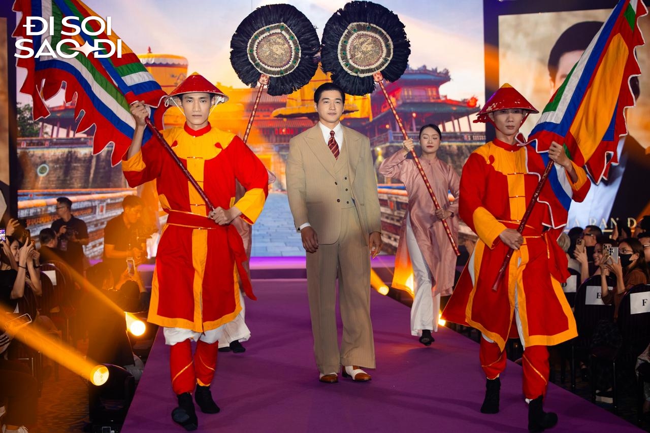 Lần đầu c&oacute; mỹ nam Vbiz tăng c&acirc;n qu&aacute; đ&agrave; lại được khen nức nở: Kh&iacute; chất ho&agrave;ng tộc trời sinh, c&agrave;ng ph&aacute;t tướng c&agrave;ng đẹp- Ảnh 2.