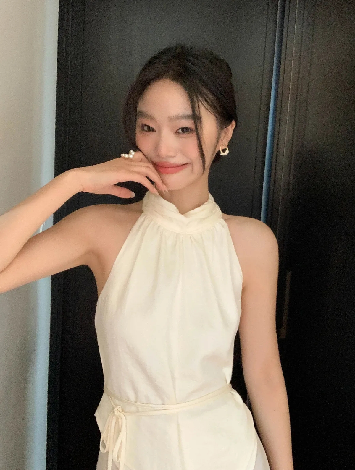 Kh&ocirc;ng phải v&aacute;y lụa, đ&acirc;y mới l&agrave; item mang đến vẻ ngo&agrave;i "old money"- Ảnh 13.