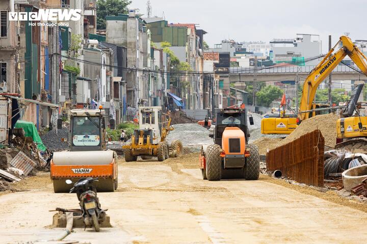 H&agrave; Nội tăng tốc thi c&ocirc;ng đường 'đắt nhất h&agrave;nh tinh', quyết th&ocirc;ng xe trước 2/9- Ảnh 10.
