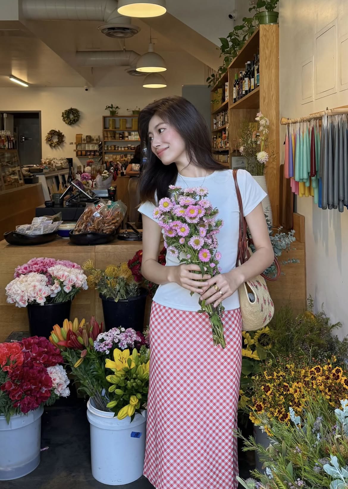 Chẳng cần tiếc nuối sắc đẹp của tuổi 25 vì tuổi 35 có thể còn tuyệt hơn- Ảnh 1.