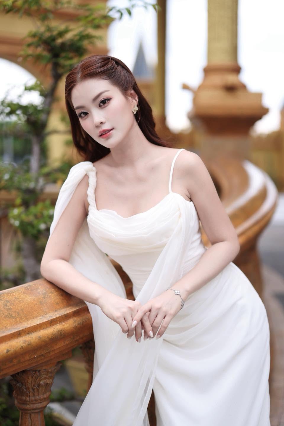 Mỹ nh&acirc;n người miền T&acirc;y được doanh nh&acirc;n Việt kiều Ba Lan l&aacute;i xe 10 tỷ hỏi cưới, nay ở căn hộ cao cấp, chạy xe BMW- Ảnh 9.