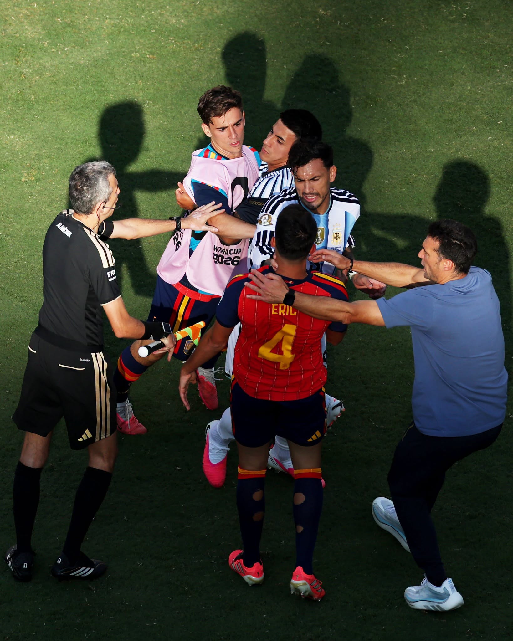 Argentina của Messi thua trận chung kết World Cup theo cách toàn diện nhất - Ảnh 7.